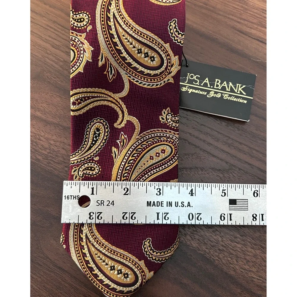 Jos. A.‎ Bank Signature Gold Burgundy Paisley 100% Silk Mens Necktie W22869-2